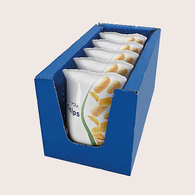 Cardboard boxes with a stacking edge: Crisps in stackable trays
