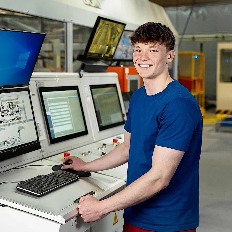 Schüler:innen starten ihre Ausbildung bei THIMM 