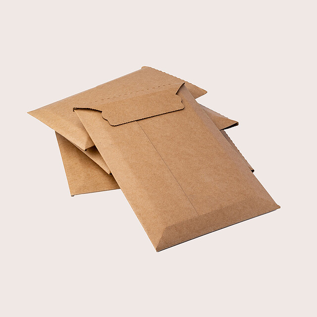 Corrugated cardboard shipping bag