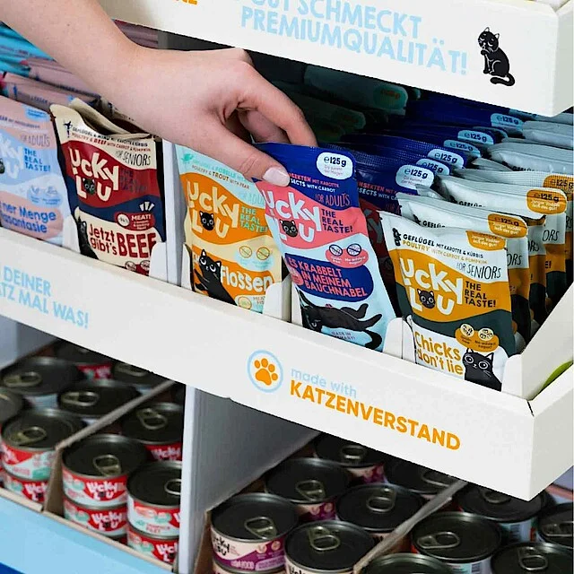 Snacks für Tiere aus dem Display