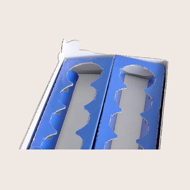 Automatic hole trays with outer packaging