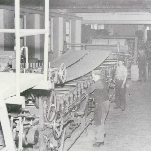 Early corrugated cardboard production