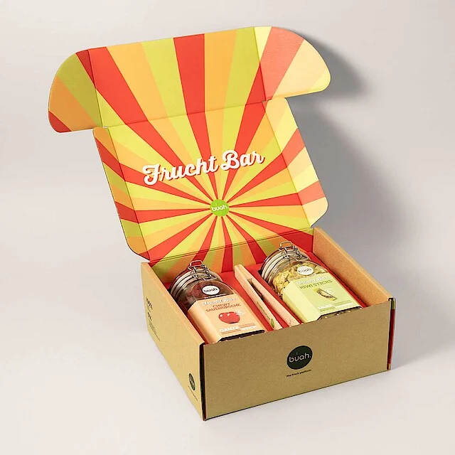 Internally printed packaging for buah