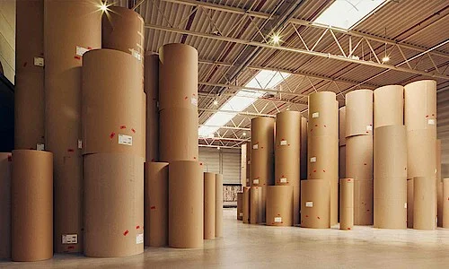 Packmitteltechnolog:in arbeiten mit nachhaltigem Verpackungsmaterial