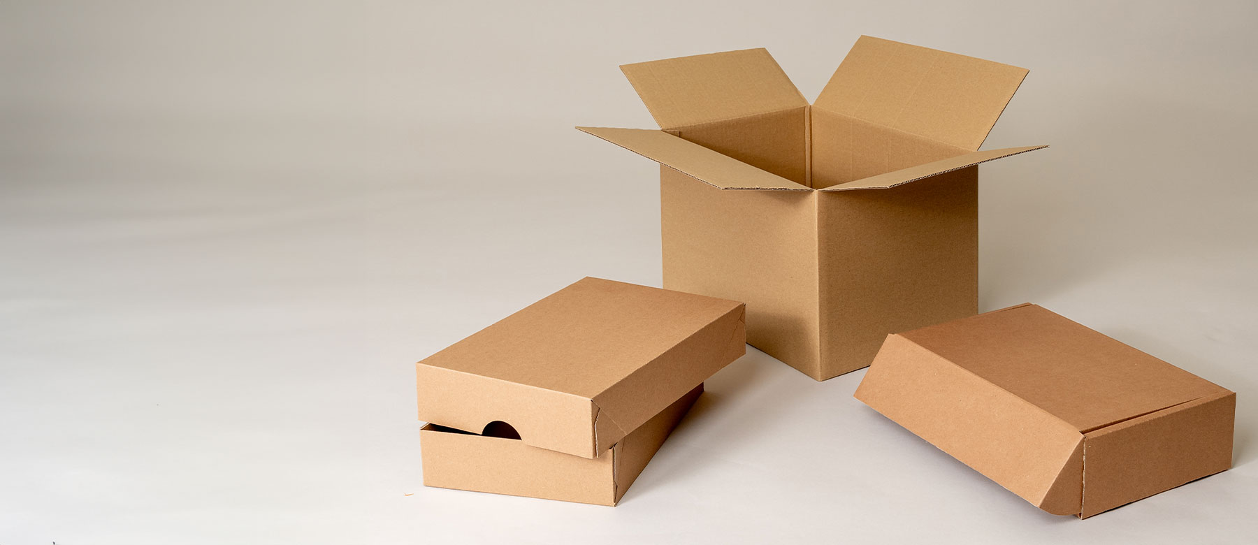 Boîtes en carton ondulé respectueuses de l'environnement pour l'emballage  industriel
